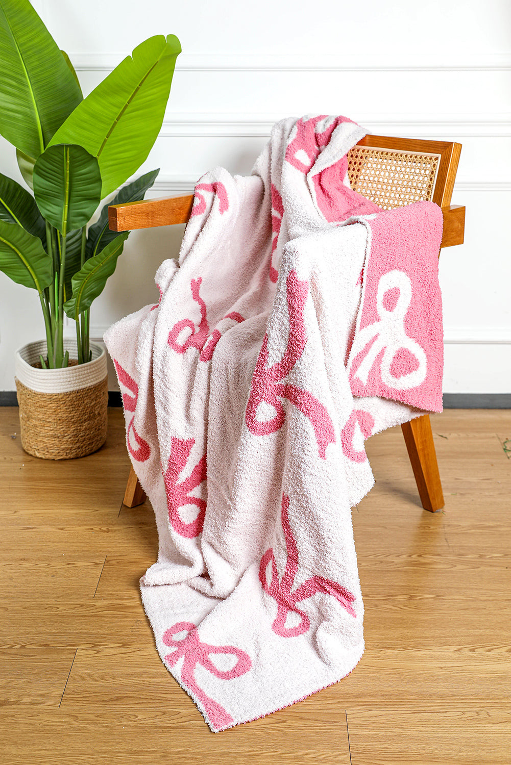 Pink 127*152cm Bow Printed Cozy Soft Throw Blanket